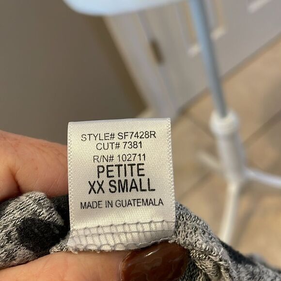 Gibson x Living in Yellow Mary Soft Off the Shoulder Top Gray Leopard - Picture 5 of 6